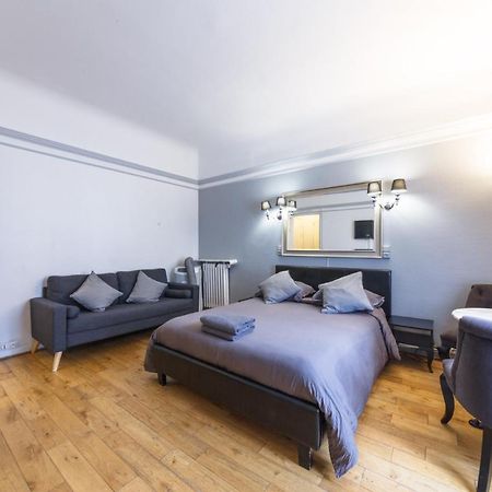 Private Studio - Avenue Des Champs-Elysees Lägenhet Paris Exteriör bild